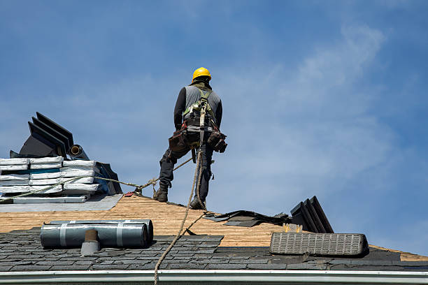 Professional Emergency Roof Repair technician working in Woodmere, LA